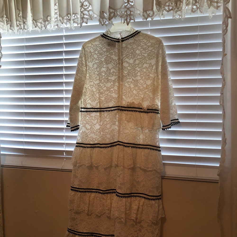 Dainty Jewell’s Dress - Picture 5 of 5